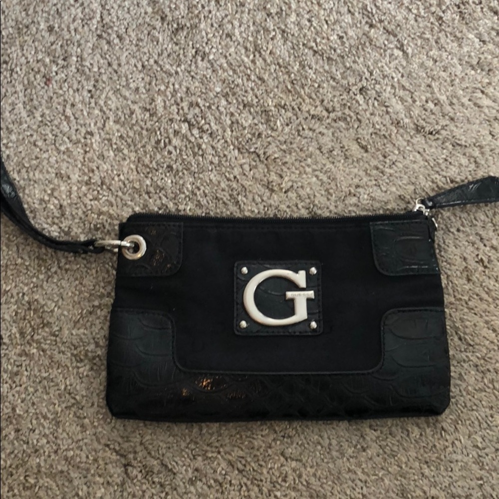 Guess Wristlet